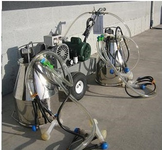 Deluxe Model milking machine for GOATS with 2 (7.5 gal) stainless bucket assemblies with 4 goat clusters